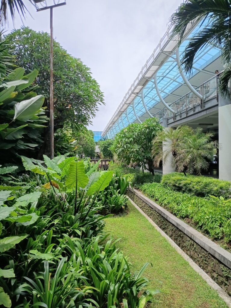 extérieur de l'aéroport I Gusti Ngurah Rai International