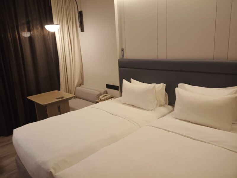 momentus alexandra hotel chambre et deux lits
