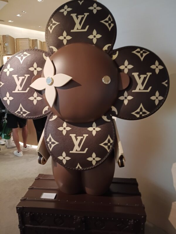 statue en chocolat LVMH
