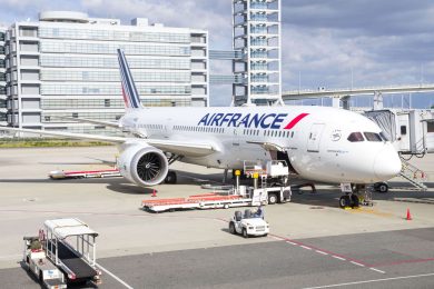 Un avion air france pret à quitter le pays pour aller en asie
